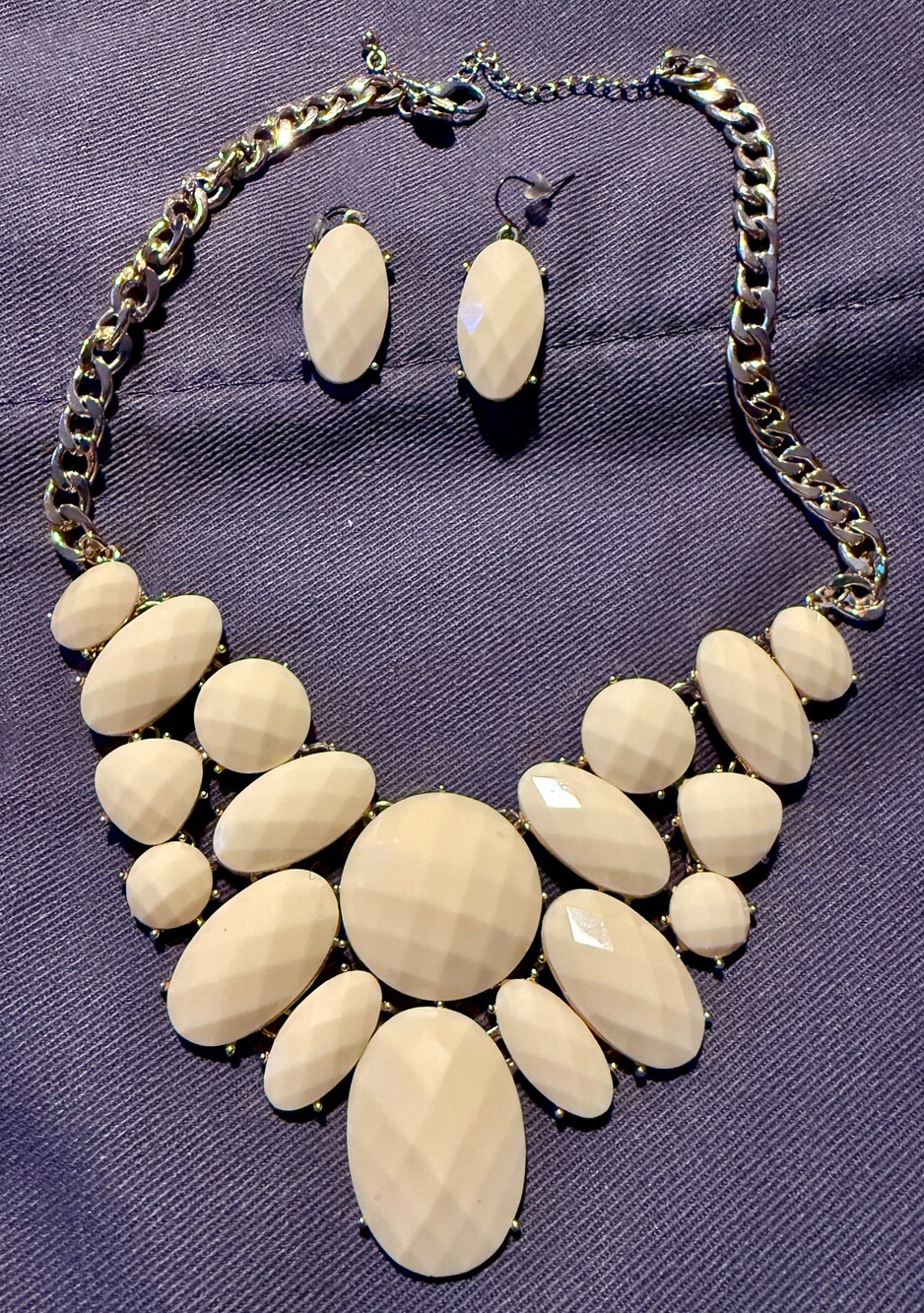 Charming Charlie Cream Plastic Bib Necklace & Matching Dangle Earrings Set